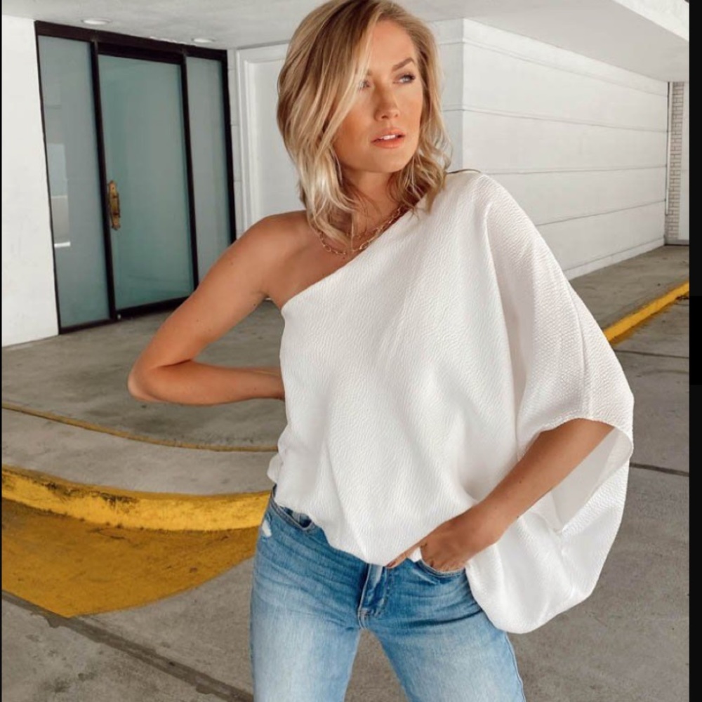 You Make Me Smile off the shoulder shirt vestique